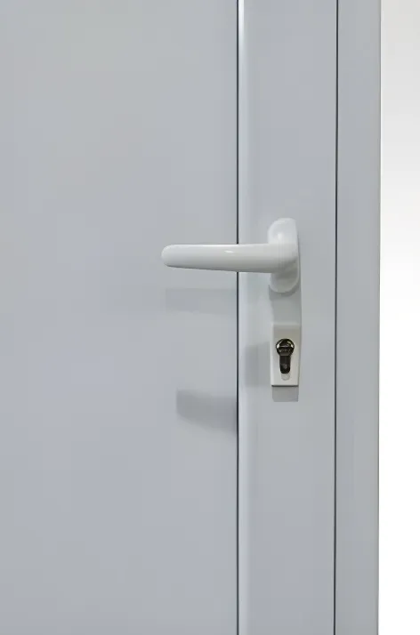 Puerta blanca panel liso, color blanco (detalle)