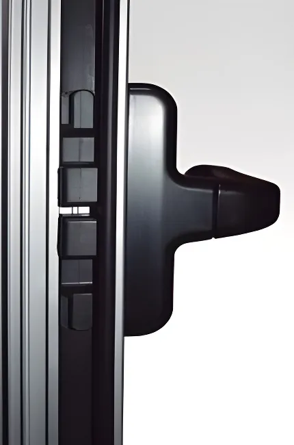 Ventana Patagónica M3, color anodizado natural (detalle)
