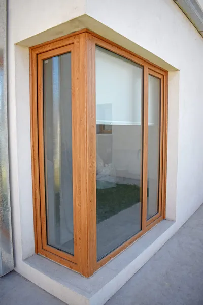 Ventana esquinera de PVC Winchester sin parante en el encuentro